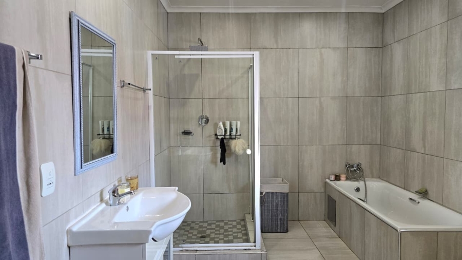 To Let 5 Bedroom Property for Rent in Wierda Park Gauteng