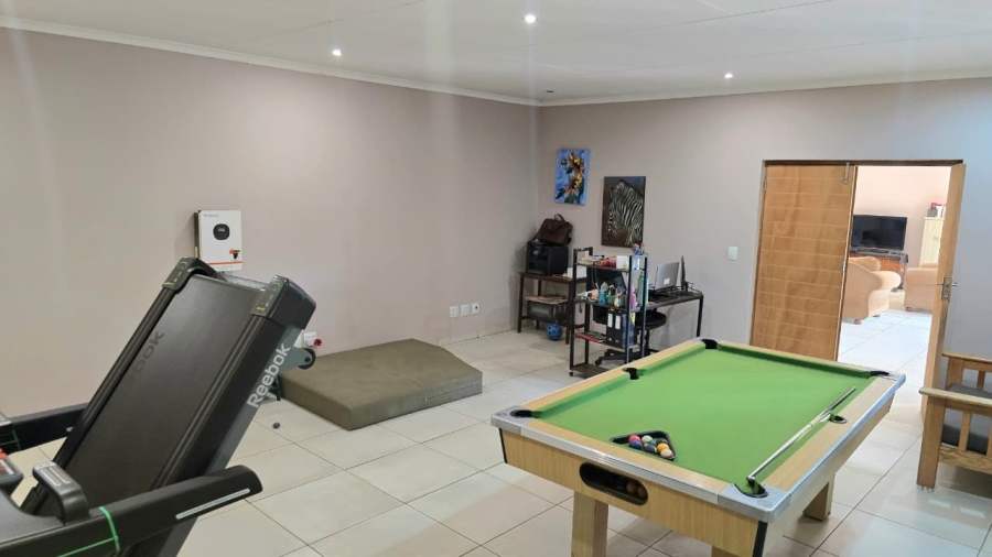 To Let 5 Bedroom Property for Rent in Wierda Park Gauteng