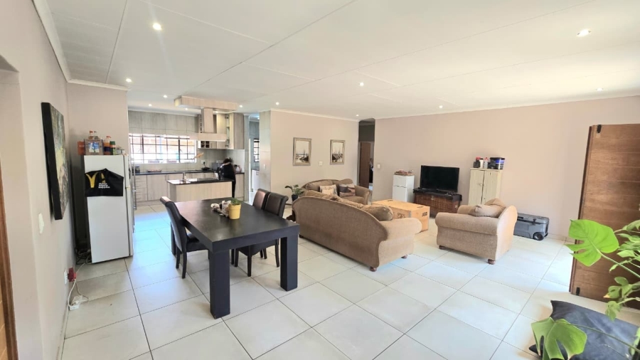 To Let 5 Bedroom Property for Rent in Wierda Park Gauteng