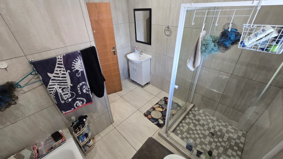 To Let 5 Bedroom Property for Rent in Wierda Park Gauteng