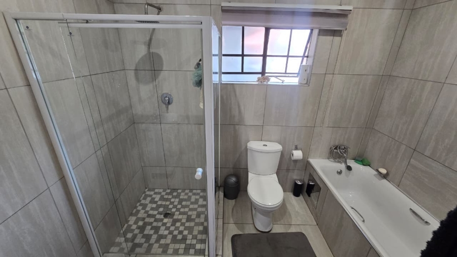 To Let 5 Bedroom Property for Rent in Wierda Park Gauteng