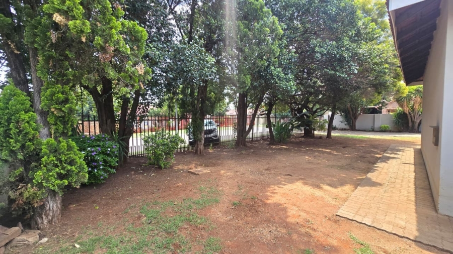 To Let 5 Bedroom Property for Rent in Wierda Park Gauteng