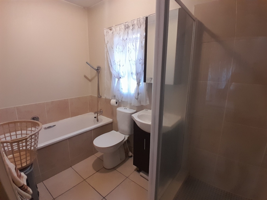 1 Bedroom Property for Sale in Lonehill Gauteng