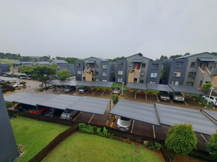 To Let 2 Bedroom Property for Rent in Greenstone Hill Gauteng