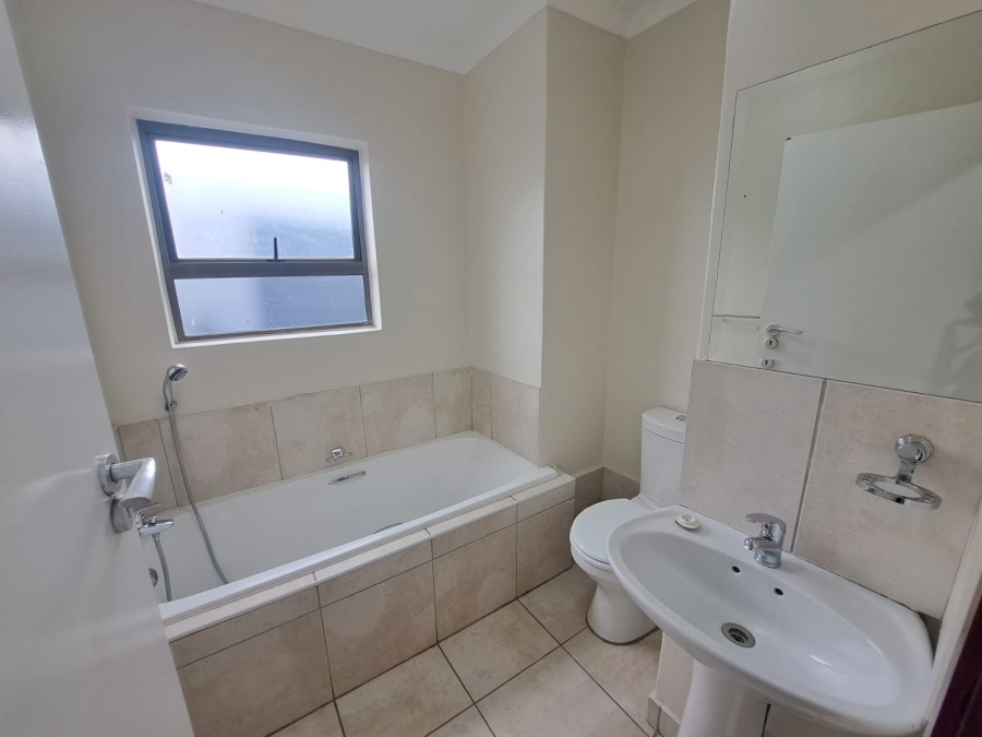 To Let 2 Bedroom Property for Rent in Greenstone Hill Gauteng