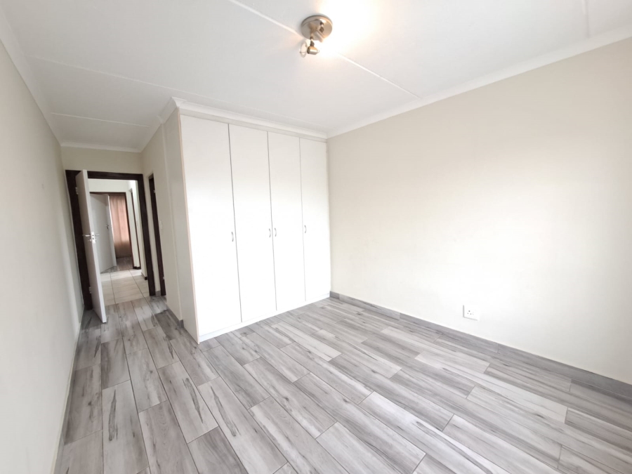 To Let 2 Bedroom Property for Rent in Greenstone Hill Gauteng