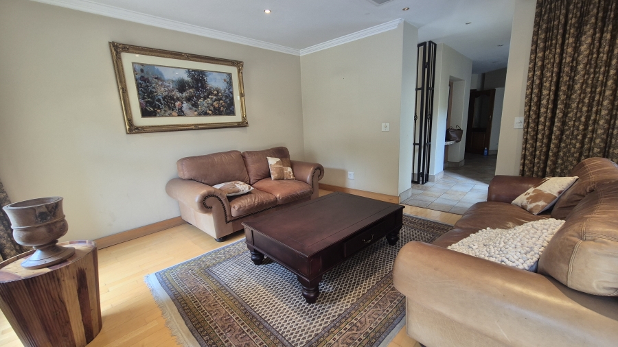 To Let 4 Bedroom Property for Rent in Bedfordview Gauteng