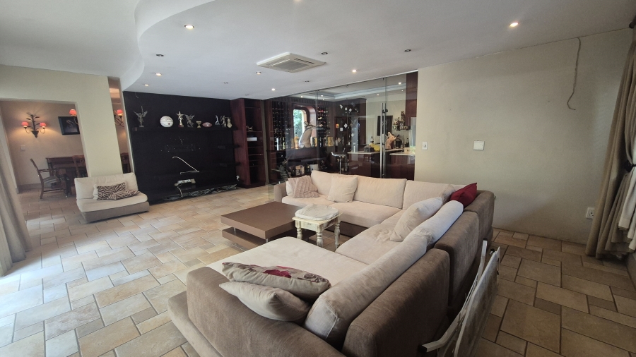 To Let 4 Bedroom Property for Rent in Bedfordview Gauteng