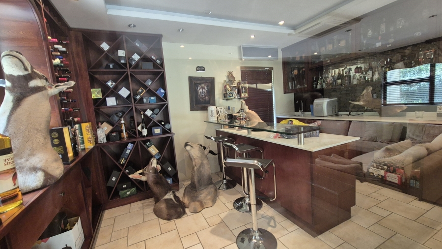 To Let 4 Bedroom Property for Rent in Bedfordview Gauteng