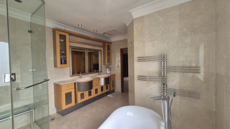 To Let 4 Bedroom Property for Rent in Bedfordview Gauteng