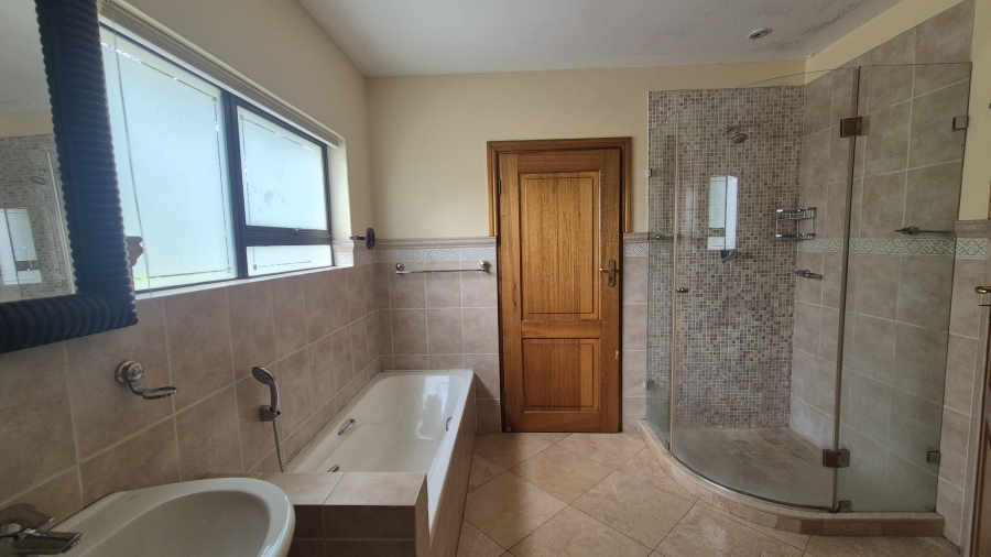 To Let 4 Bedroom Property for Rent in Bedfordview Gauteng