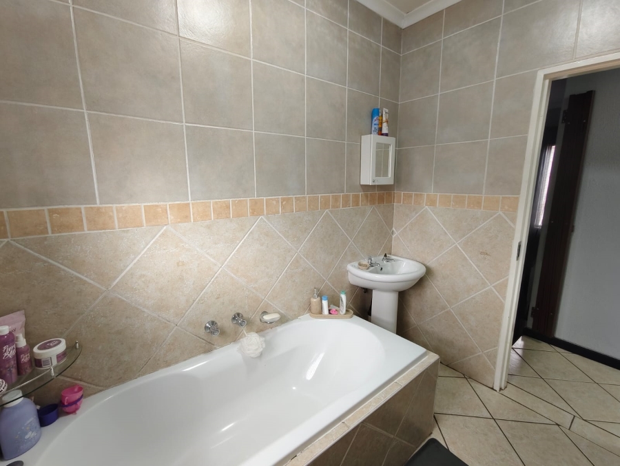 3 Bedroom Property for Sale in Florentia Gauteng