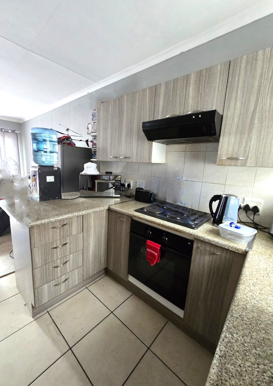 2 Bedroom Property for Sale in Amorosa Gauteng