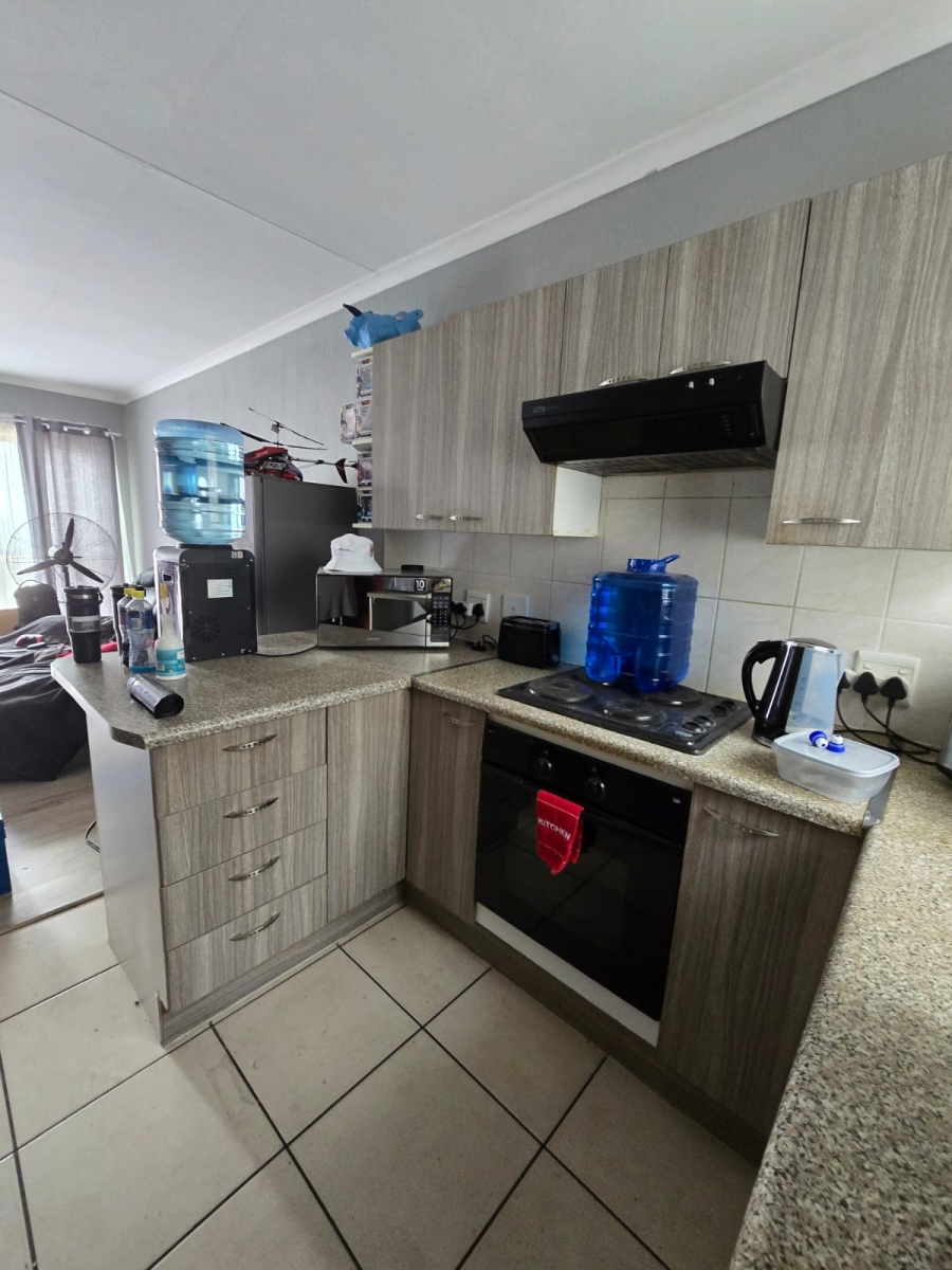 2 Bedroom Property for Sale in Amorosa Gauteng