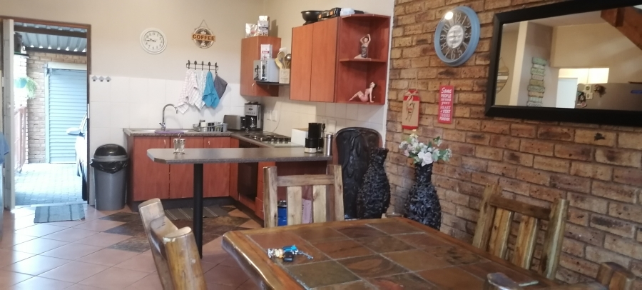 2 Bedroom Property for Sale in Honeydew Gauteng