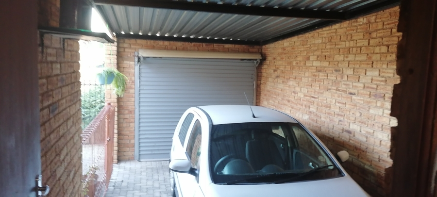 2 Bedroom Property for Sale in Honeydew Gauteng