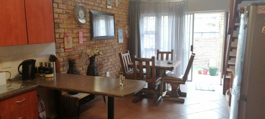 2 Bedroom Property for Sale in Honeydew Gauteng