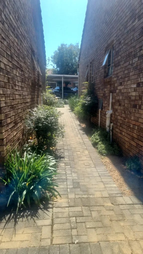 2 Bedroom Property for Sale in Allens Nek Gauteng