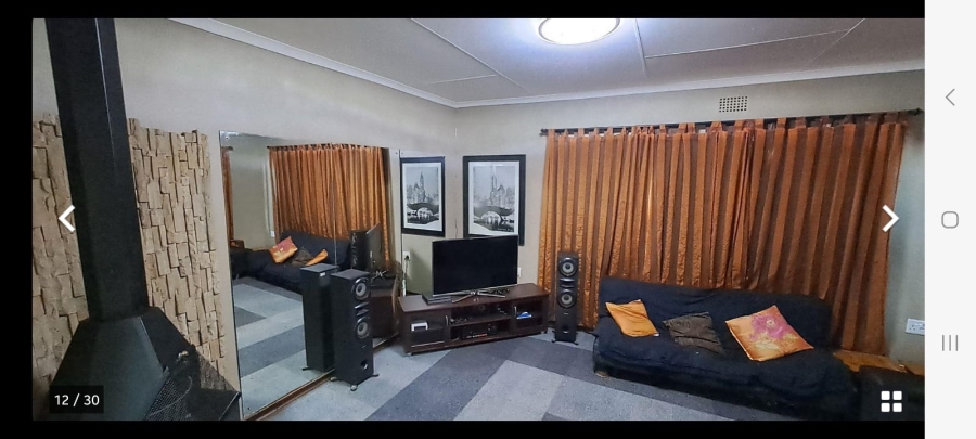 To Let 5 Bedroom Property for Rent in Luipaardsvlei Gauteng