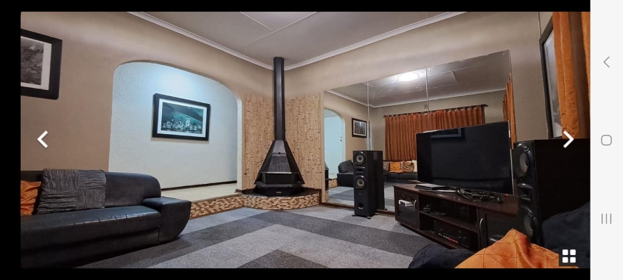 To Let 5 Bedroom Property for Rent in Luipaardsvlei Gauteng