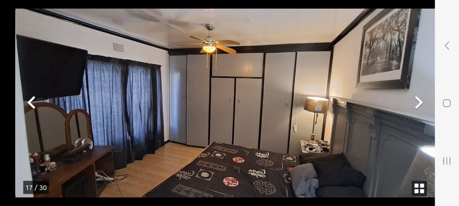 To Let 5 Bedroom Property for Rent in Luipaardsvlei Gauteng