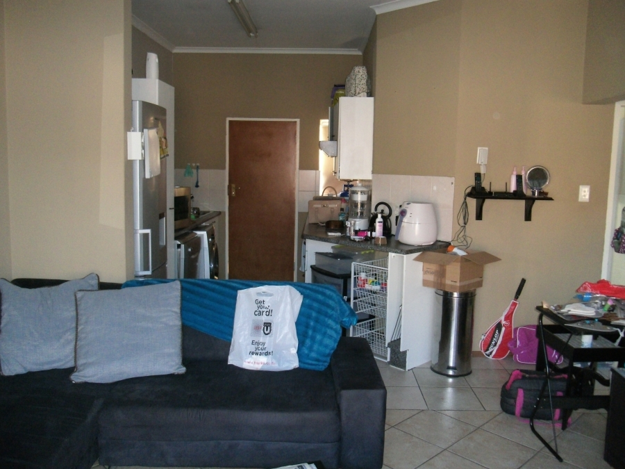 2 Bedroom Property for Sale in Roodekrans Gauteng
