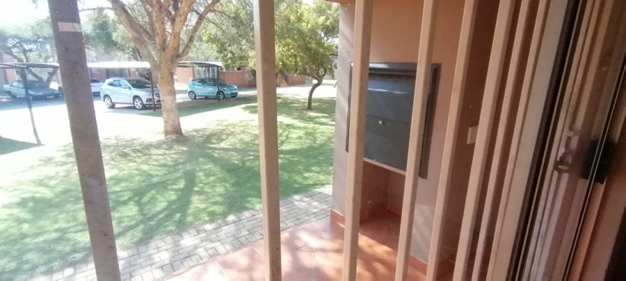 2 Bedroom Property for Sale in Willowbrook Gauteng