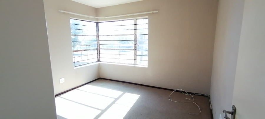 2 Bedroom Property for Sale in Willowbrook Gauteng