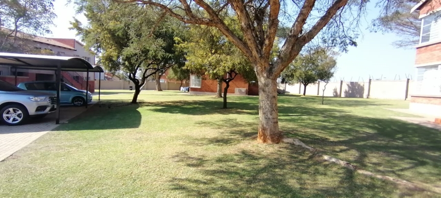 2 Bedroom Property for Sale in Willowbrook Gauteng