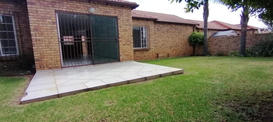 3 Bedroom Property for Sale in Honeydew Ridge Gauteng