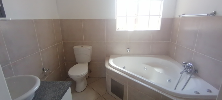 3 Bedroom Property for Sale in Honeydew Ridge Gauteng