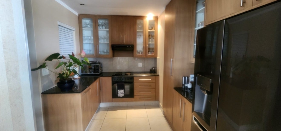 2 Bedroom Property for Sale in Sandhurst Gauteng