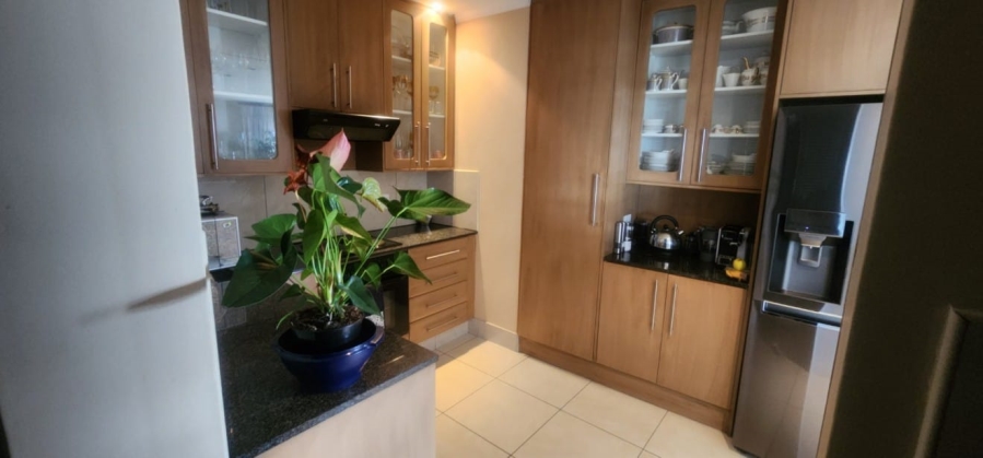 2 Bedroom Property for Sale in Sandhurst Gauteng