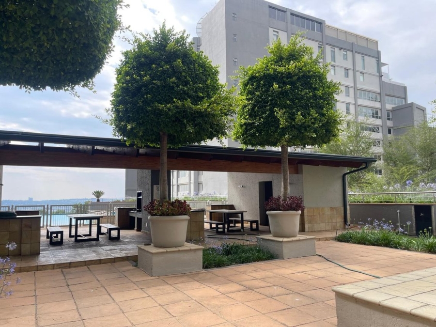 2 Bedroom Property for Sale in Sandhurst Gauteng