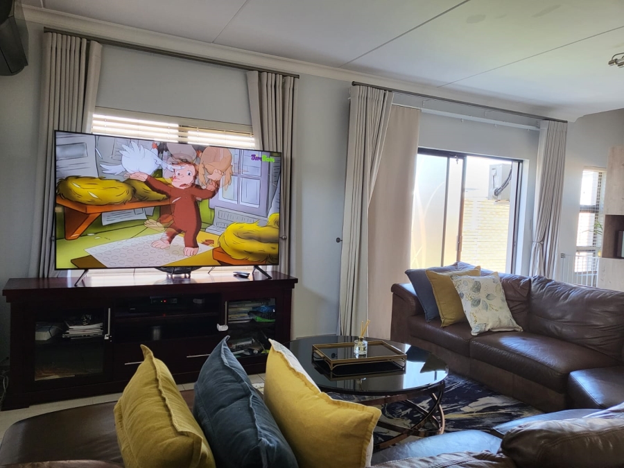 To Let 3 Bedroom Property for Rent in Rua Vista Gauteng