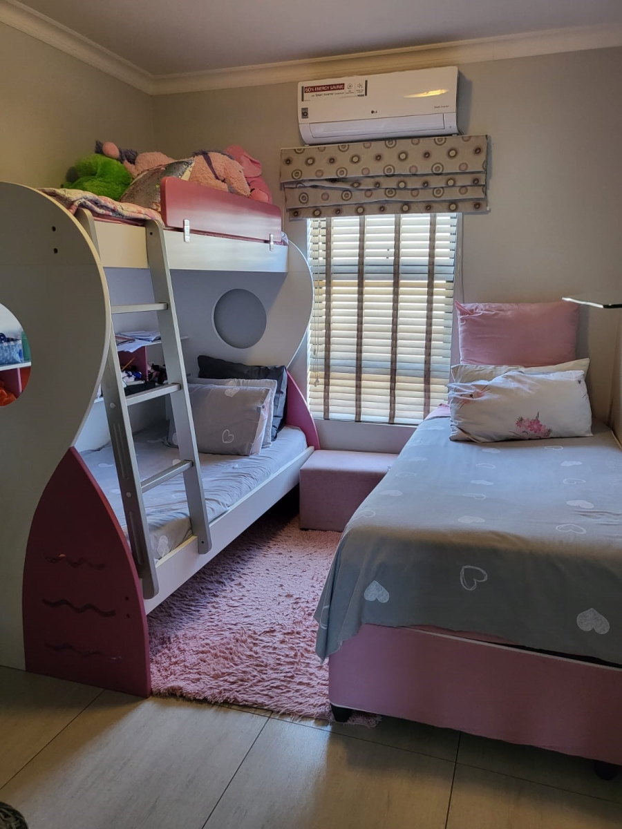 To Let 3 Bedroom Property for Rent in Rua Vista Gauteng