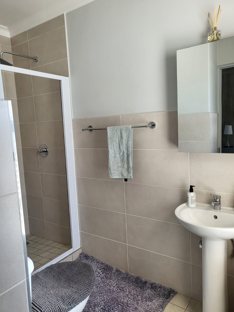 To Let 3 Bedroom Property for Rent in Rua Vista Gauteng