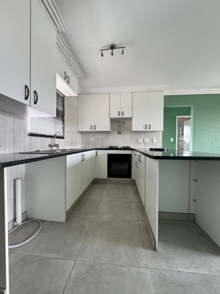 To Let 2 Bedroom Property for Rent in Arundo Estate Gauteng