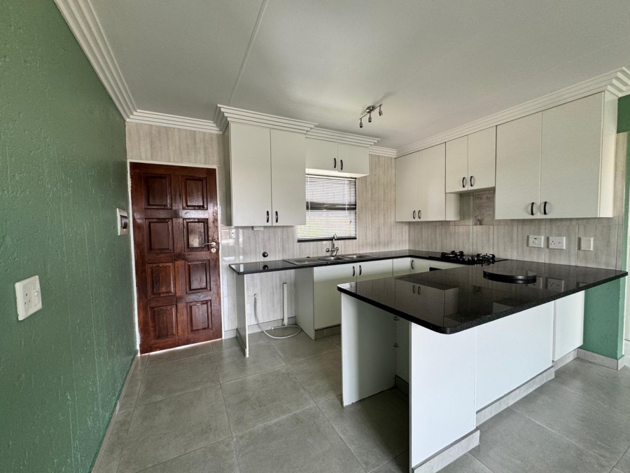 To Let 2 Bedroom Property for Rent in Arundo Estate Gauteng