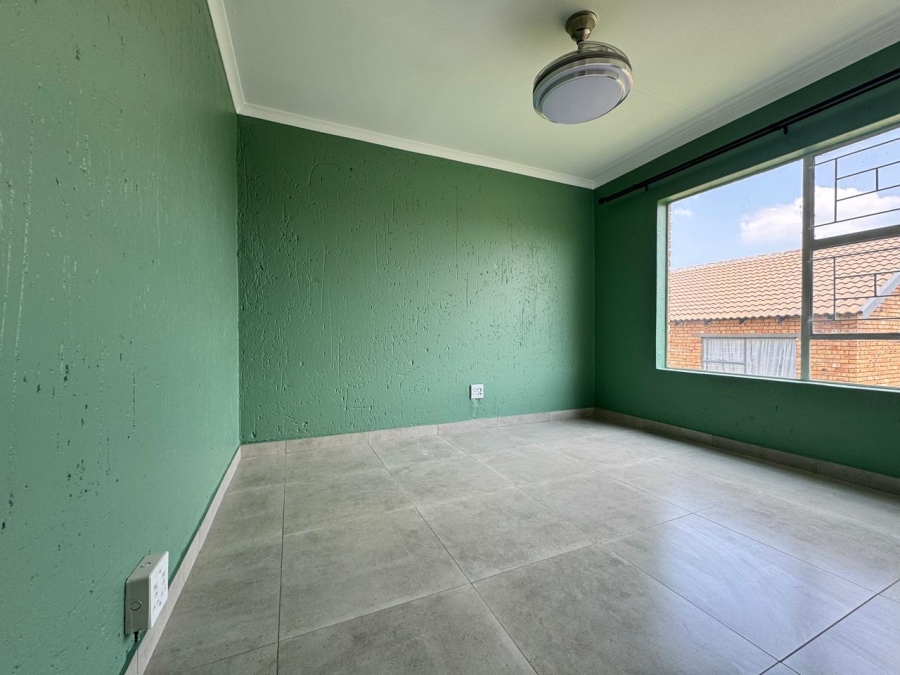 To Let 2 Bedroom Property for Rent in Arundo Estate Gauteng