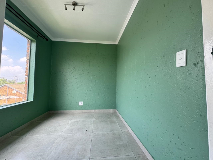 To Let 2 Bedroom Property for Rent in Arundo Estate Gauteng