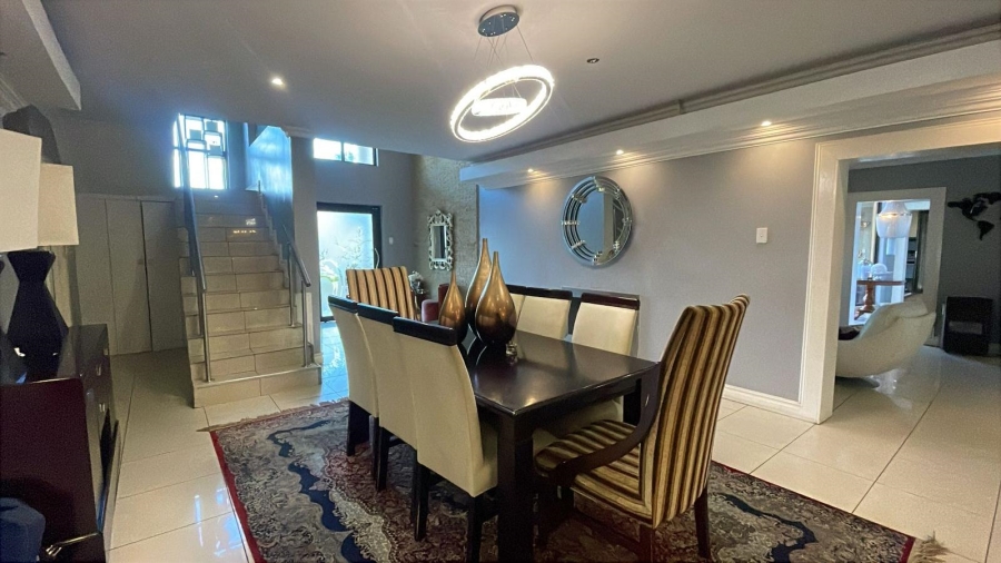 To Let 6 Bedroom Property for Rent in Monavoni Gauteng