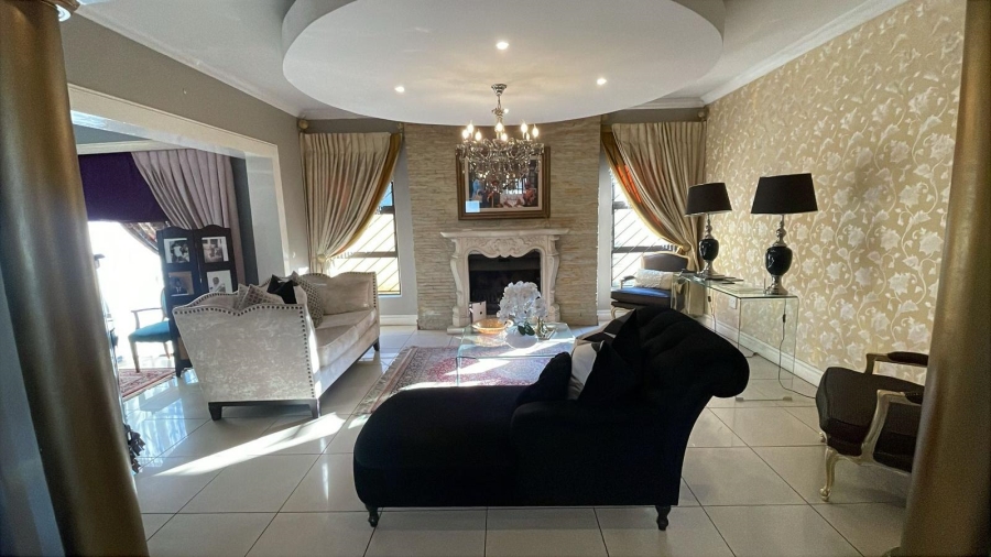 To Let 6 Bedroom Property for Rent in Monavoni Gauteng