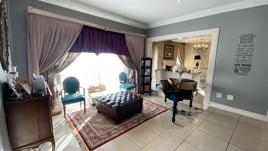 To Let 6 Bedroom Property for Rent in Monavoni Gauteng