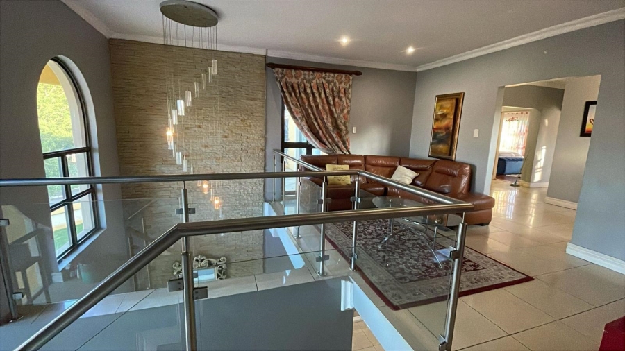 To Let 6 Bedroom Property for Rent in Monavoni Gauteng