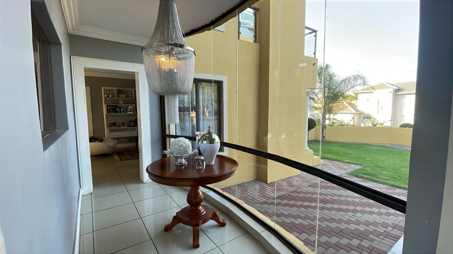 To Let 6 Bedroom Property for Rent in Monavoni Gauteng