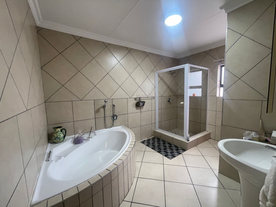 4 Bedroom Property for Sale in Valley View Estate Gauteng