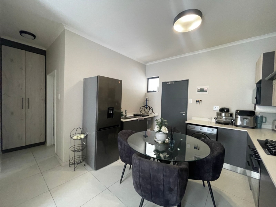 2 Bedroom Property for Sale in Erand Gardens Gauteng