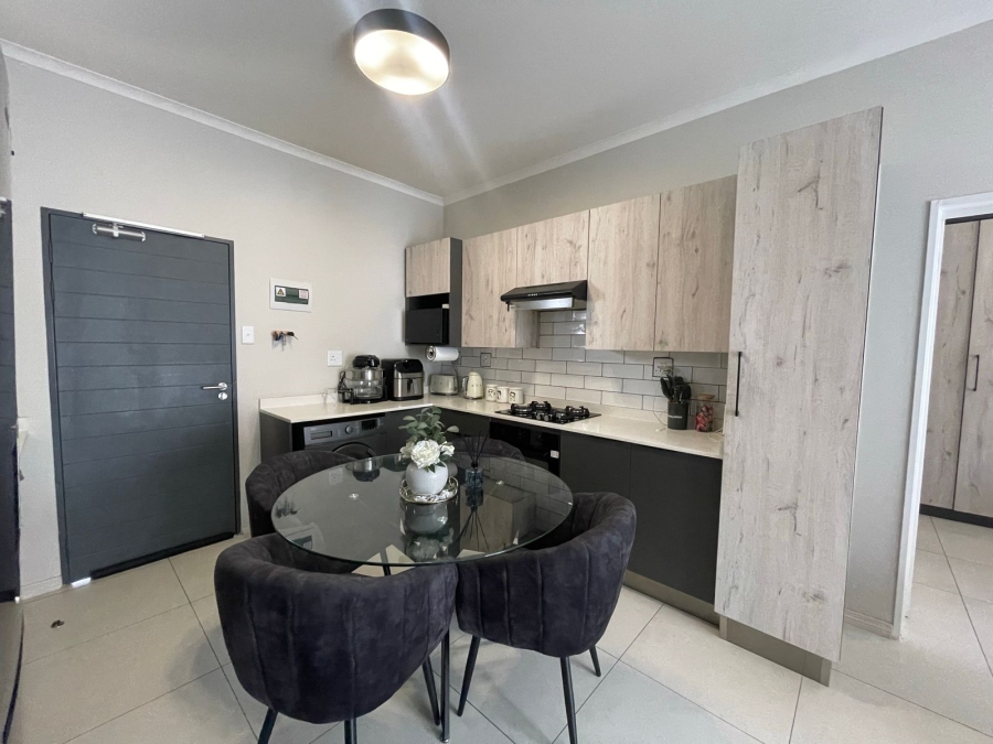 2 Bedroom Property for Sale in Erand Gardens Gauteng