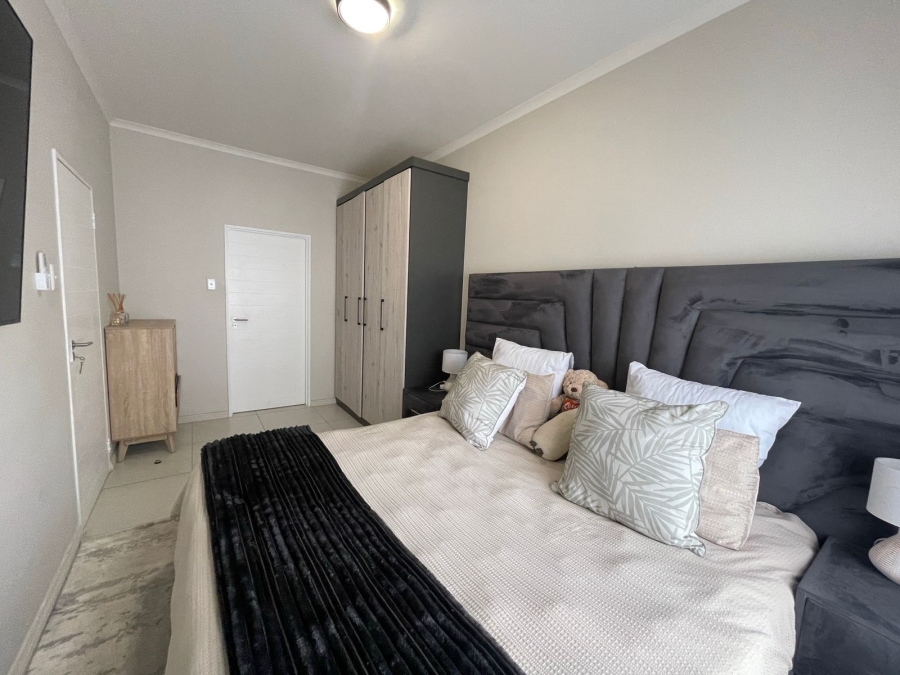 2 Bedroom Property for Sale in Erand Gardens Gauteng